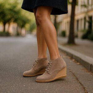 J. JILL Chukka Wedge Boots 9.5 Ankle Booties Tan Suede Lace Up Oxfords
